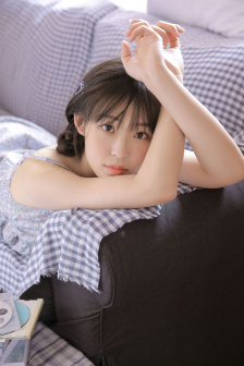 乌鸦嘴妙女郎
